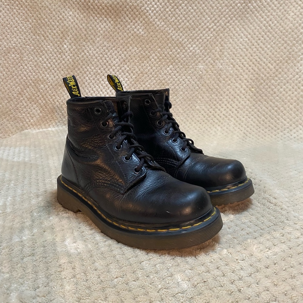 Dr. Marten’s 101 Black Leather Boots US/7 UK/5